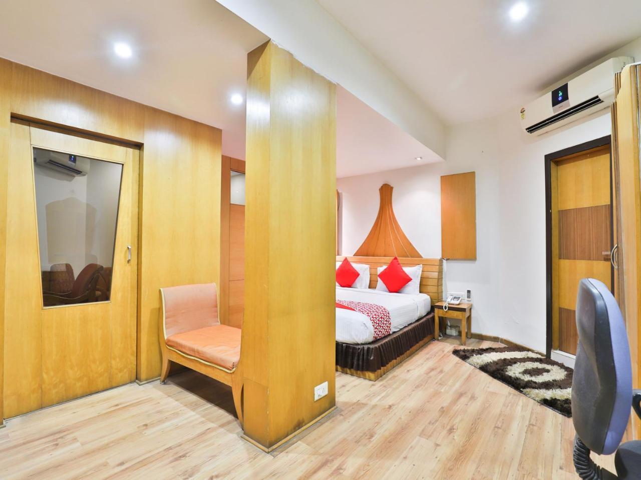 Oyo 1123 Hotel Rock Regency Amhedabad Dış mekan fotoğraf